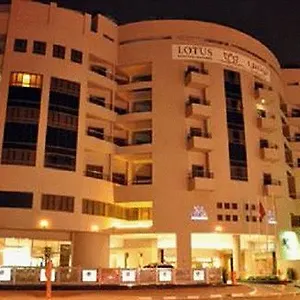 Lotus Grand **** ドバイ